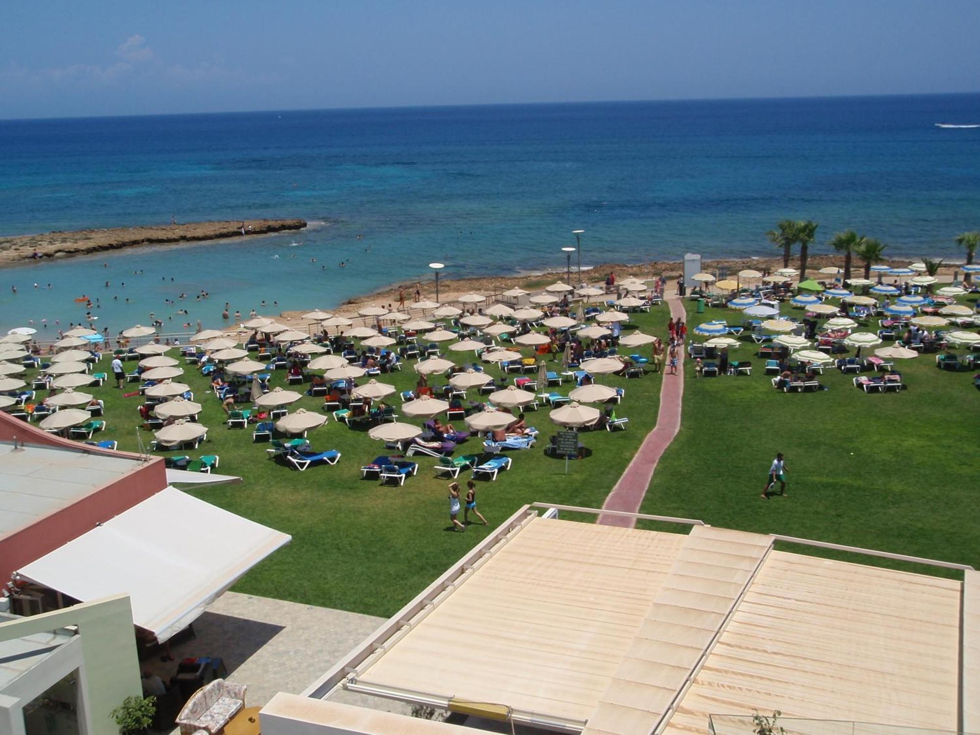 Polyxenia Isaak Luxury Villas And Apartments Protaras Exterior photo